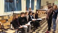 Les eleves-acteurs volontaires en repetition